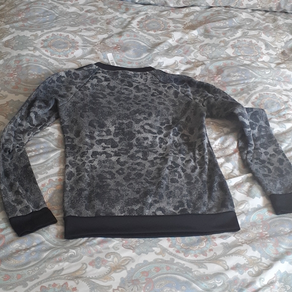 Adidas Size S - Picture 2 of 2